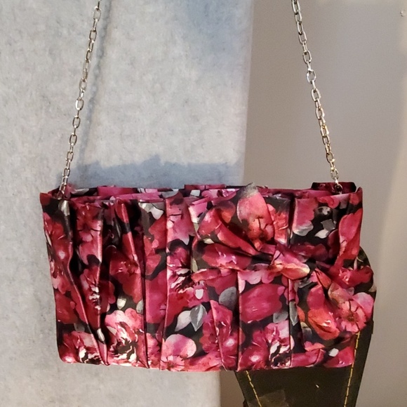 White House Black Market Handbags - White House Black Market evening clutch
